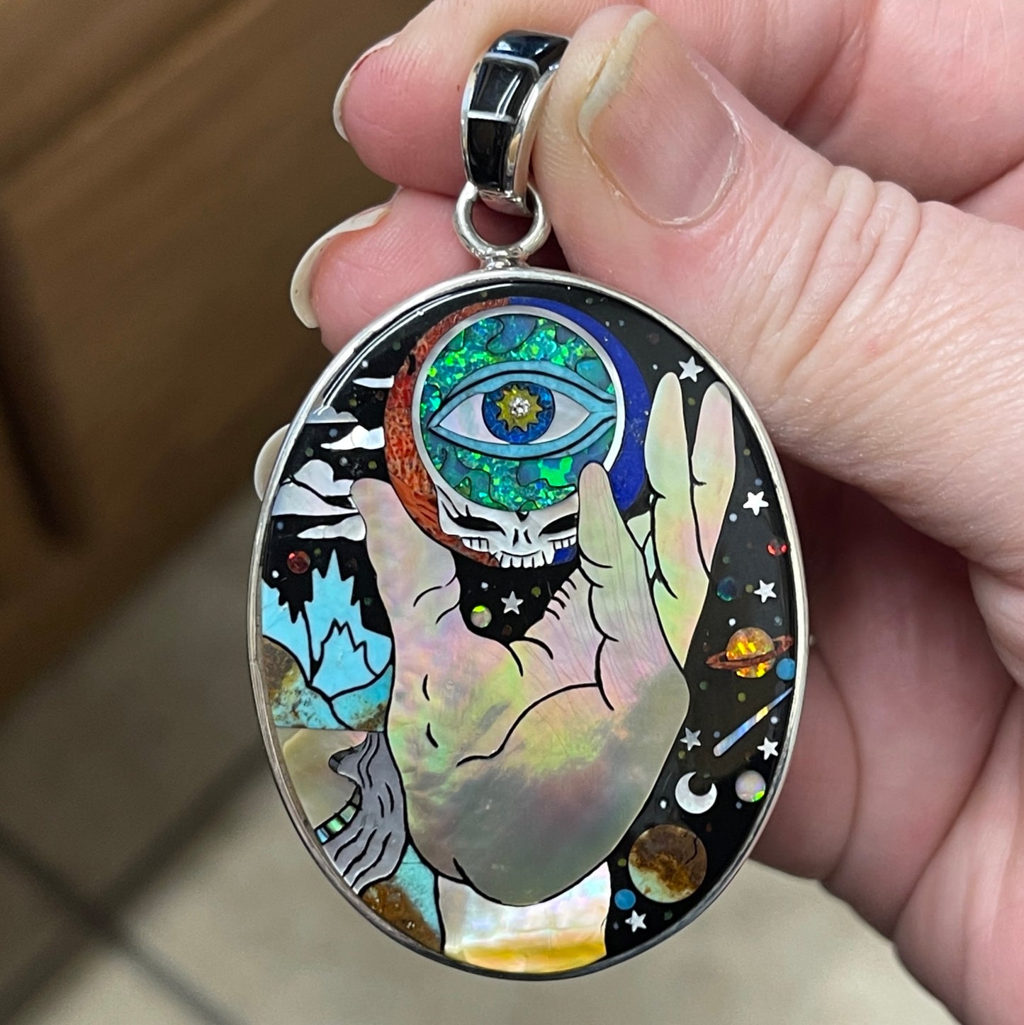 Holding the Eye of the World
